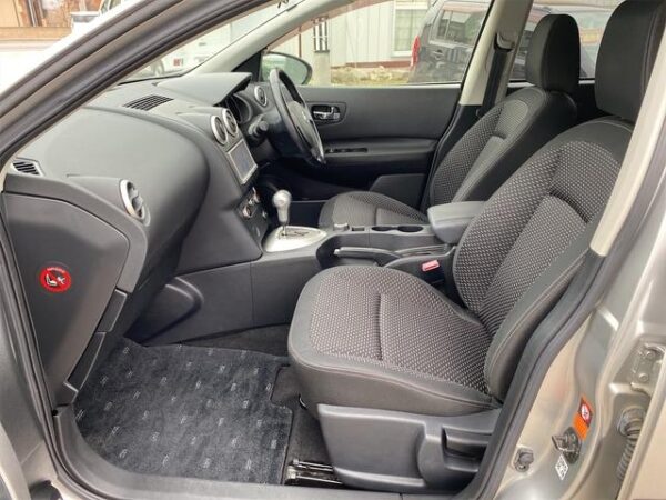 NISSAN DUALIS 2010 - Image 10