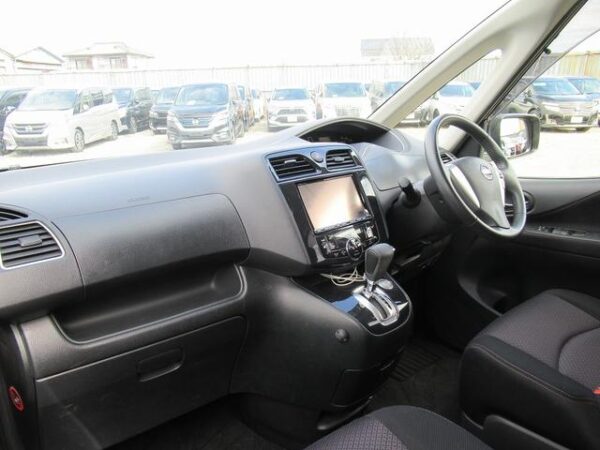 NISSAN SERENA 2013 - Image 10