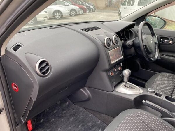 NISSAN DUALIS 2010 - Image 11