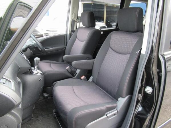 NISSAN SERENA 2013 - Image 13