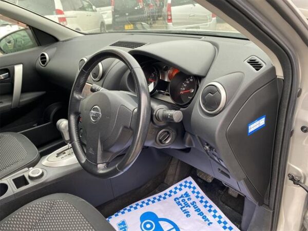 NISSAN DUALIS 2010 - Image 16