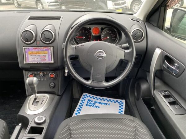 NISSAN DUALIS 2010 - Image 17