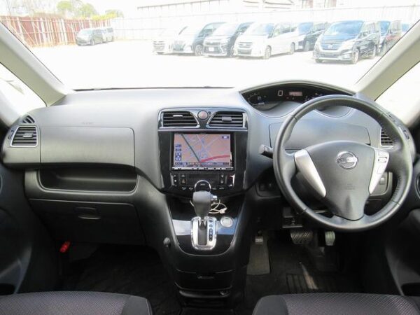 NISSAN SERENA 2013 - Image 18