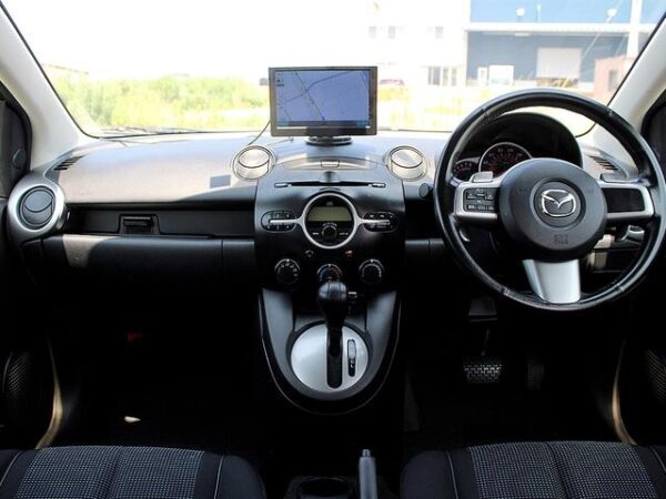 MAZDA DEMIO 2010 BLACK M - Image 3