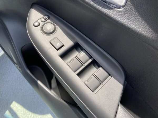 HONDA FIT 2018 - Image 10