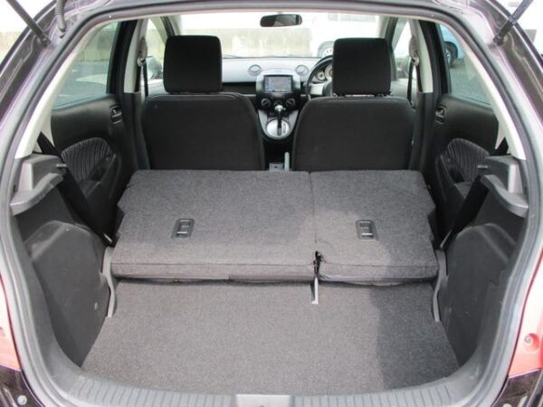 MAZDA DEMIO 2010 - Image 12