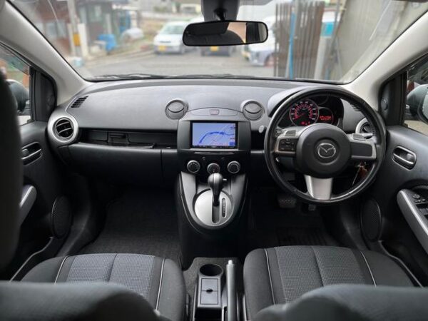 MAZDA DEMIO 2009 - Image 7
