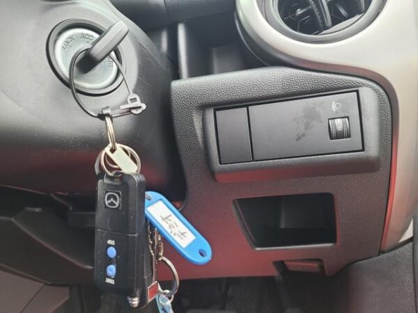 MAZDA DEMIO 2008 - Image 3