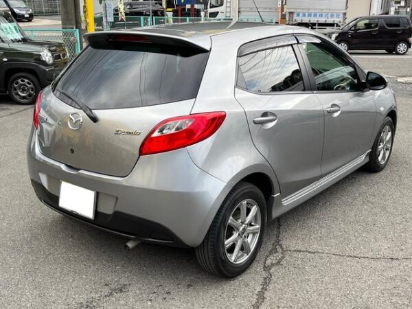 MAZDA DEMIO 2009 - Image 17