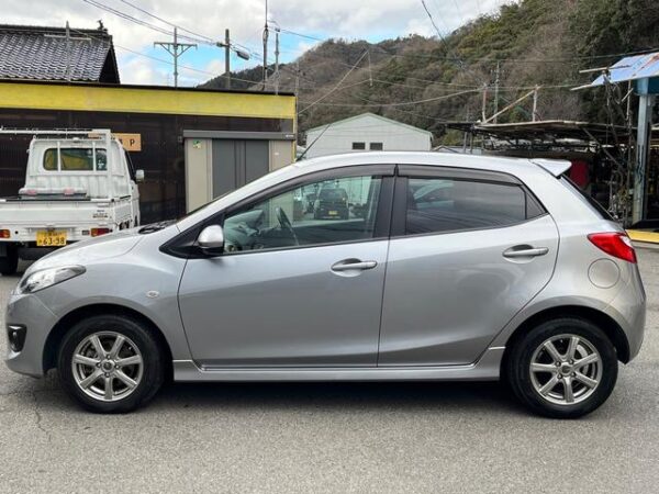 MAZDA DEMIO 2009 - Image 16