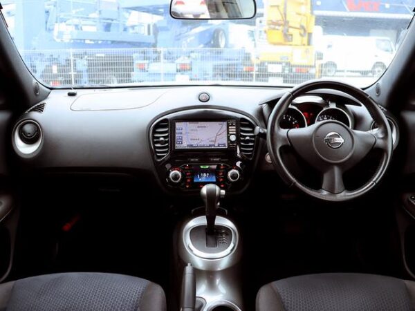 NISSAN JUKE 2011 - Image 9