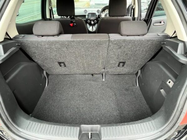 MAZDA DEMIO 2008 - Image 11