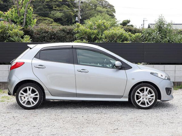 MAZDA DEMIO 2010 SILVER - Image 11