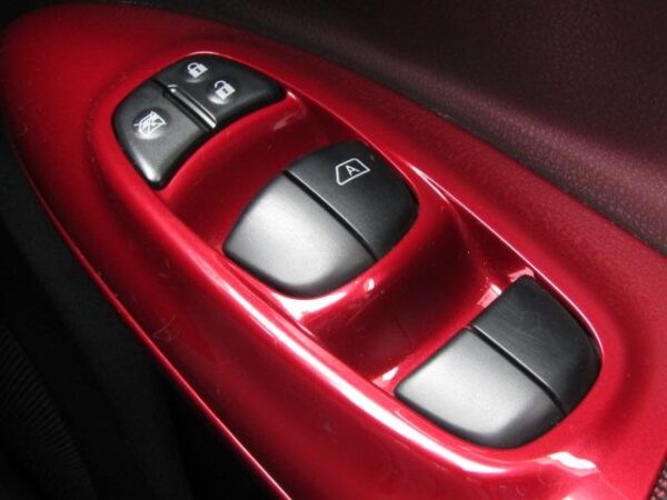 NISSAN JUKE 2011 - Image 8