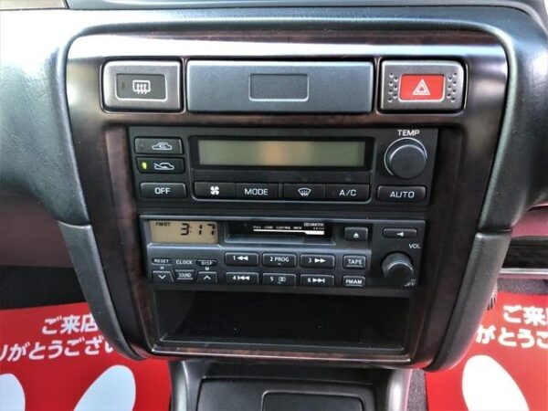 NISSAN BLUEBIRD - Image 17