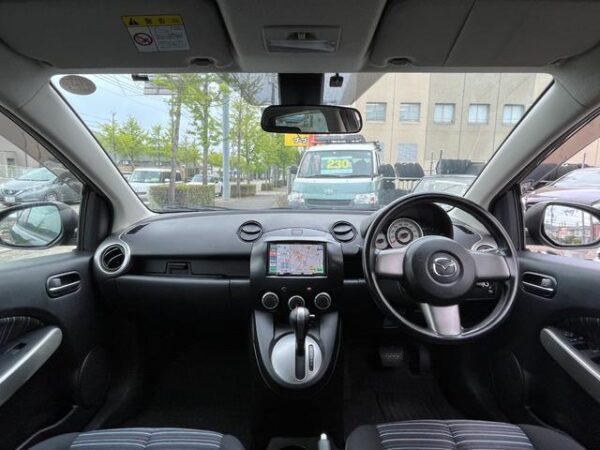 MAZDA DEMIO 2008 - Image 17