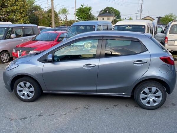 MAZDA DEMIO 2008 - Image 3