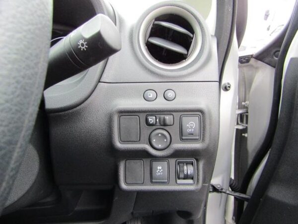NISSAN NOTE 2013 - Image 9