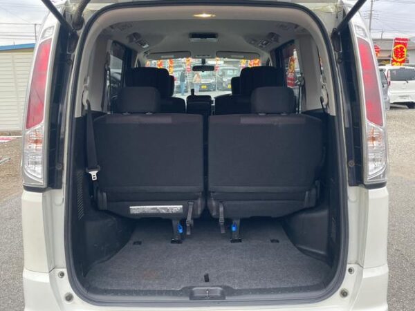 NISSAN SERENA 2013 - Image 14
