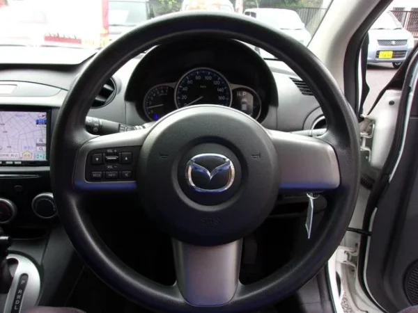 MAZDA DEMIO 2013 - Image 9