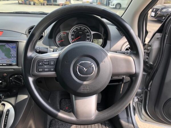 MAZDA DEMIO 2013 - Image 13
