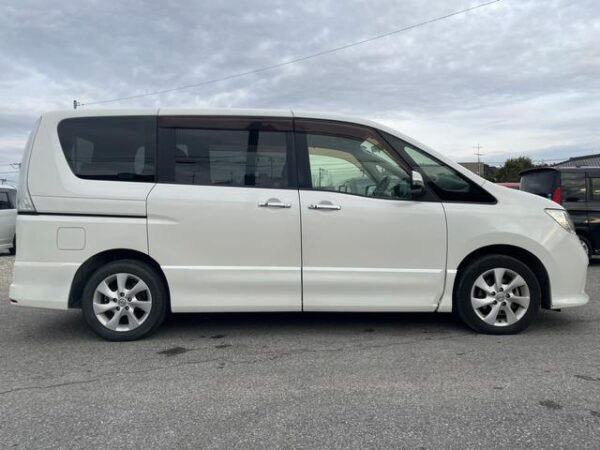 NISSAN SERENA 2013 - Image 4