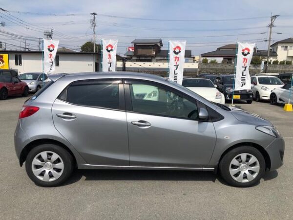 MAZDA DEMIO 2013 - Image 3
