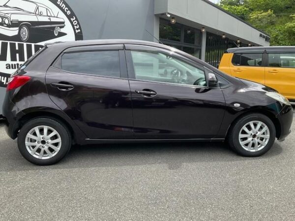 MAZDA DEMIO 2010 - Image 4