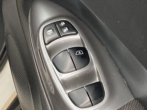 NISSAN JUKE 2013 - Image 14