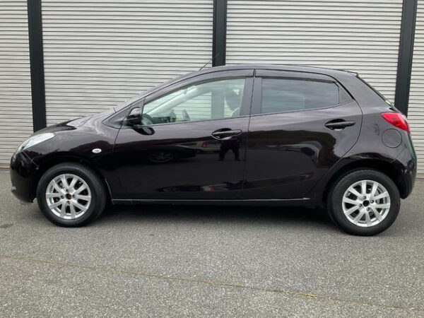 MAZDA DEMIO 2010 - Image 9