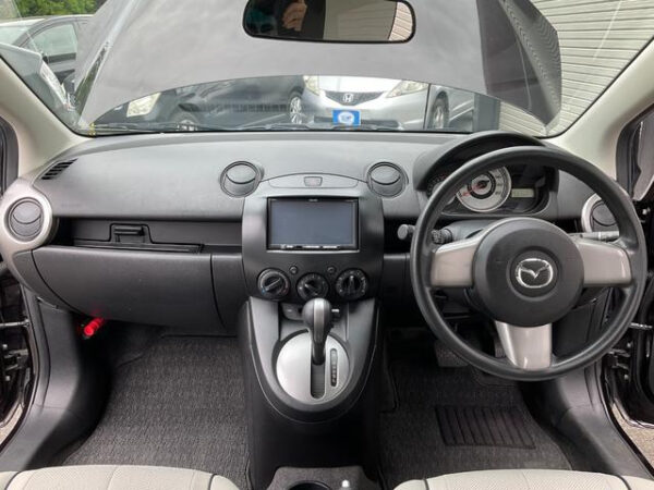 MAZDA DEMIO 2010 - Image 23