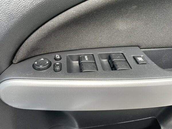 MAZDA DEMIO 2013 - Image 31