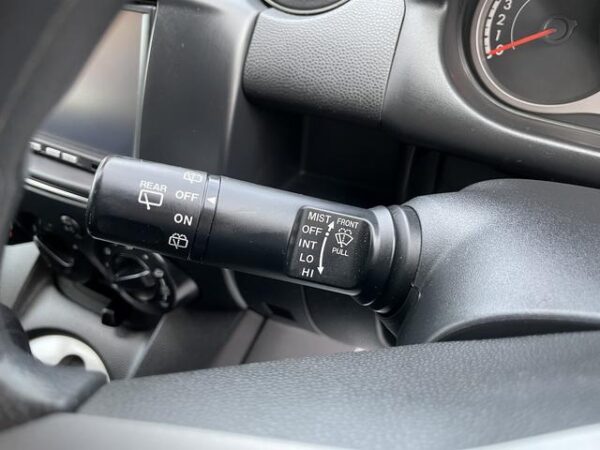 MAZDA DEMIO 2013 - Image 33