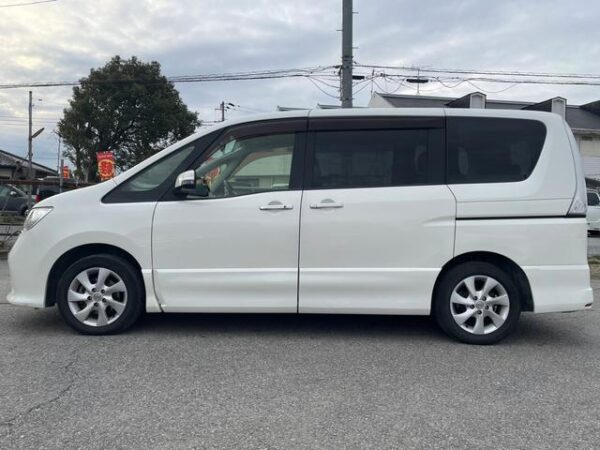NISSAN SERENA 2013 - Image 6