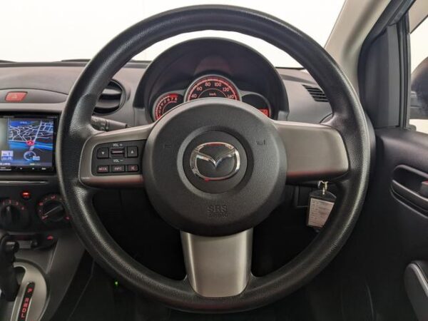 MAZDA DEMIO 2013 - Image 5