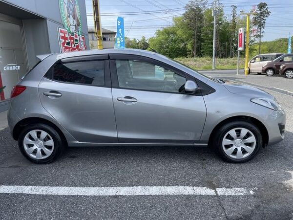 MAZDA DEMIO 2013 - Image 4