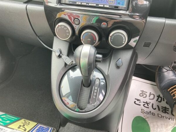 MAZDA DEMIO 2008 - Image 9