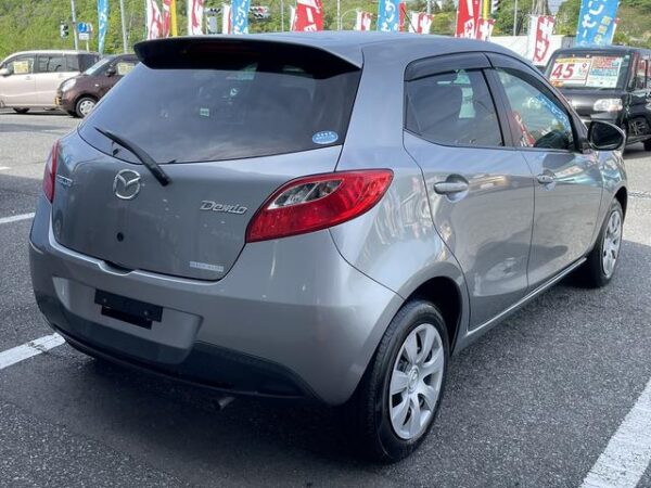 MAZDA DEMIO 2013 - Image 5
