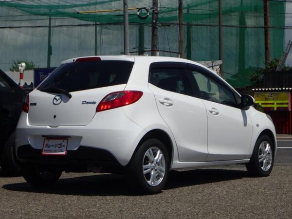 MAZDA DEMIO 2013 - Image 5