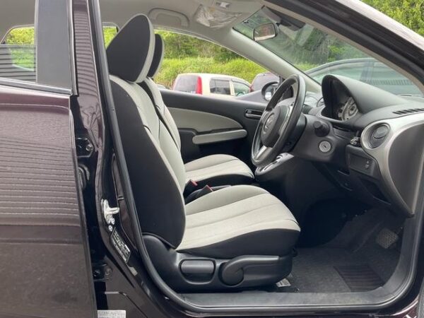 MAZDA DEMIO 2010 - Image 11