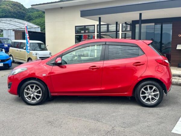 MAZDA DEMIO 2013 - Image 6