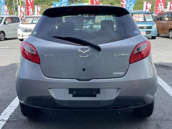 MAZDA DEMIO 2013 - Image 6