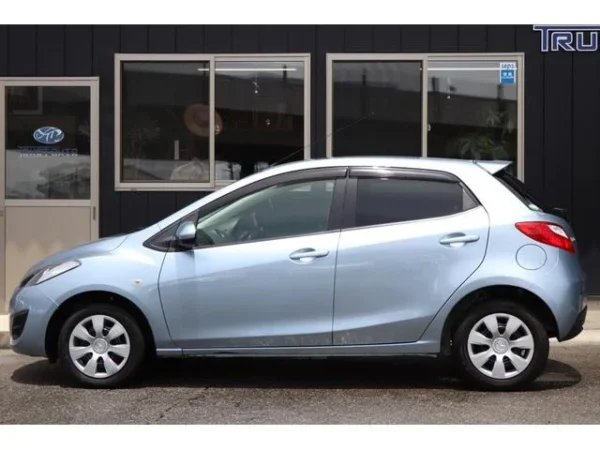 MAZDA DEMIO 2013 - Image 8