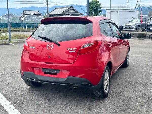 MAZDA DEMIO 2013 - Image 9