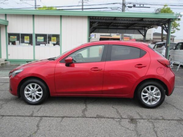 MAZDA DEMIO 2014 - Image 6