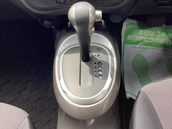 NISSAN JUKE 2010 - Image 8