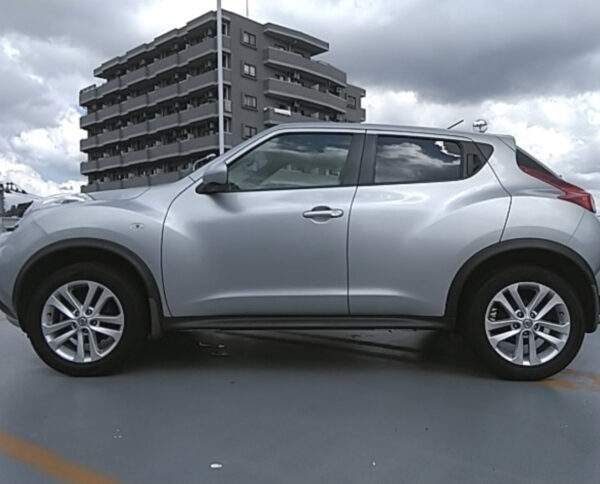 NISSAN JUKE 2010 - Image 10