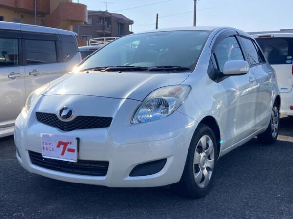 TOYOTA VITZ - Image 2