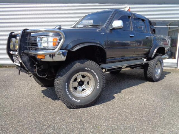 TOYOTA HILUX - Image 2