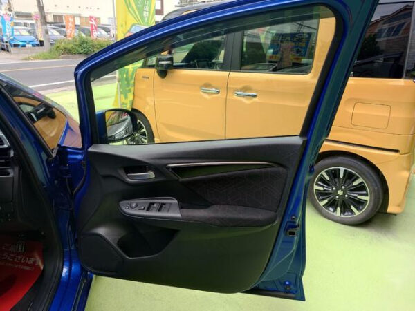 HONDA FIT - Image 10